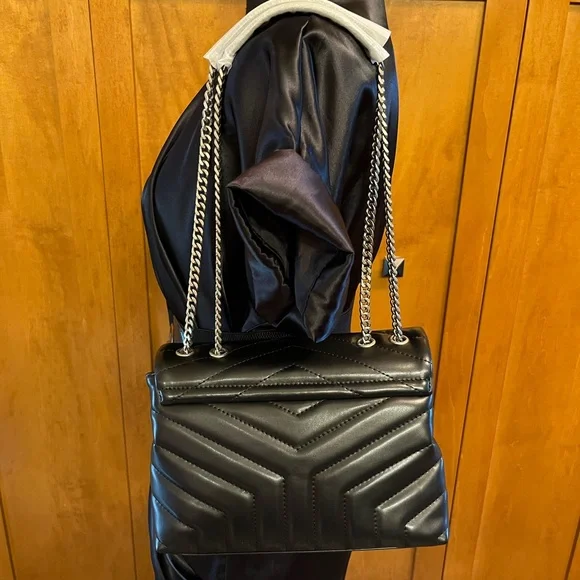 Saint Laurent Black Quilted Leather Shoulder Bag - Picture 2 of 8